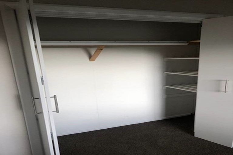 Photo of property in 37 Singers Road, Korokoro, Lower Hutt, 5012