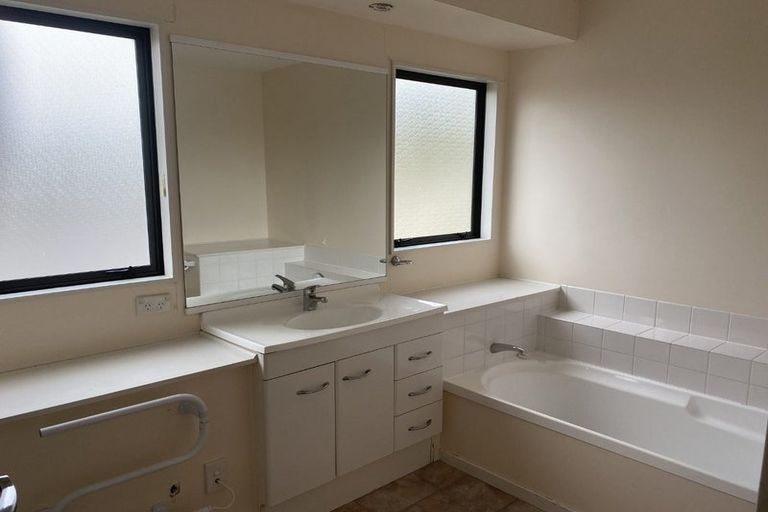 Photo of property in 20 Waverton Terrace, Churton Park, Wellington, 6037