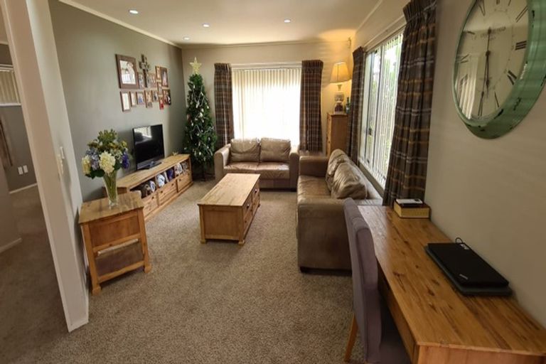 Photo of property in 11 Kotuku Drive, Paraparaumu Beach, Paraparaumu, 5032