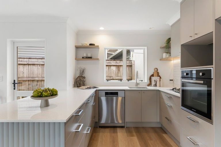 Photo of property in 36 Sheridan Crescent, Trentham, Upper Hutt, 5018