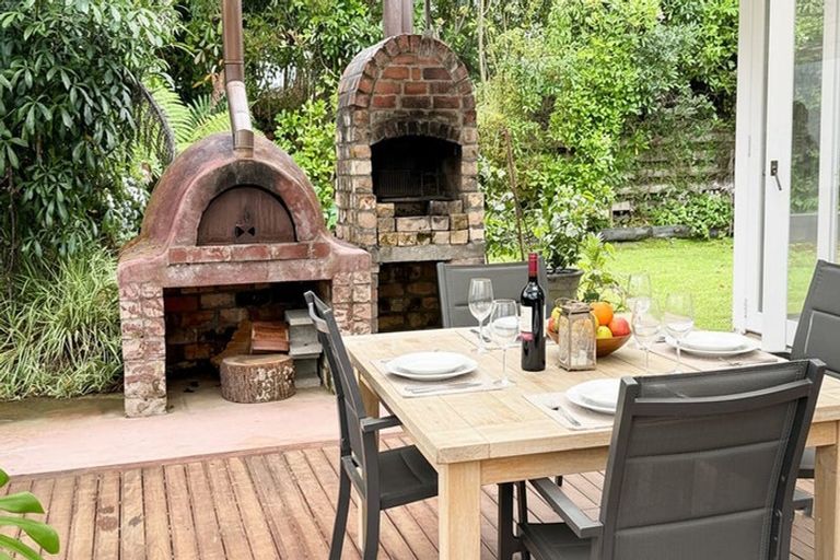 Photo of property in 19 Mappin Place, Chatswood, Auckland, 0626