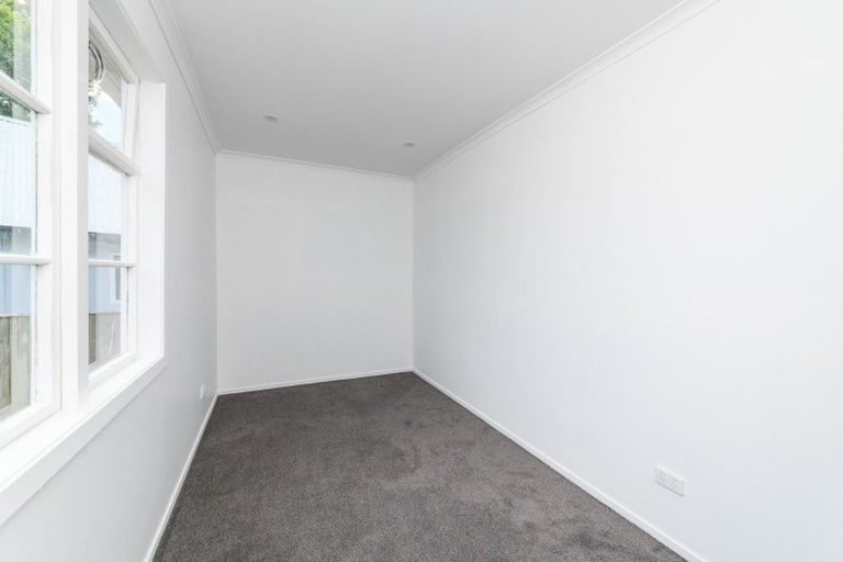 Photo of property in 73 Rangiora Avenue, Roslyn, Palmerston North, 4414