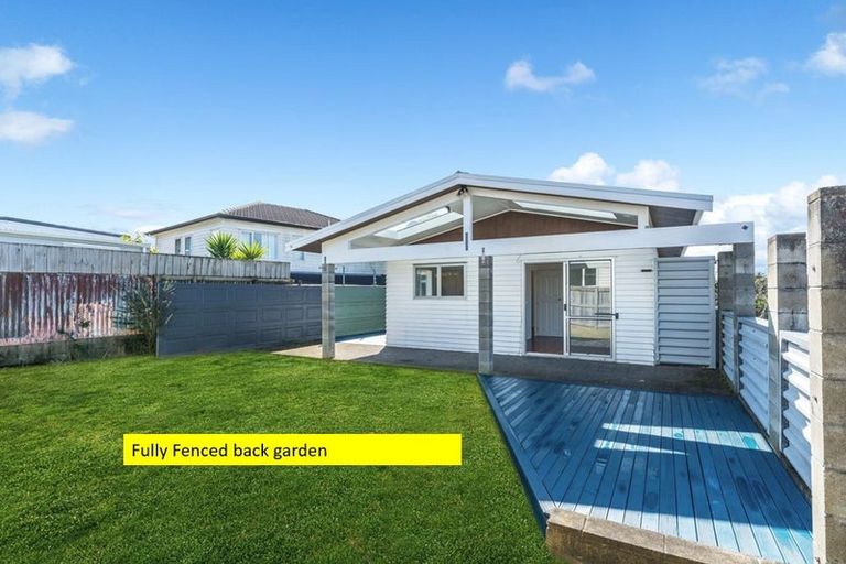 Photo of property in 3 Spargo Road, Massey, Auckland, 0614
