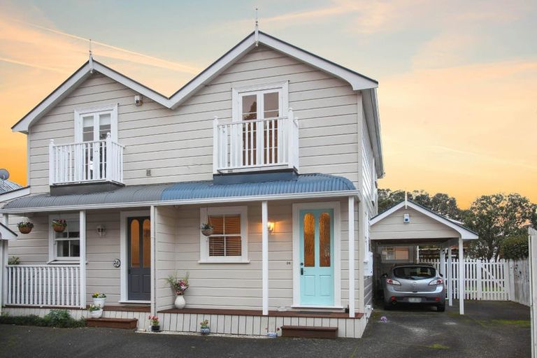 Photo of property in 1/14 Beach Road, Northcote Point, Auckland, 0627