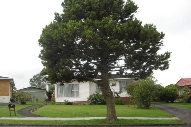 Photo of property in 34 Walworth Avenue, Pakuranga Heights, Auckland, 2010