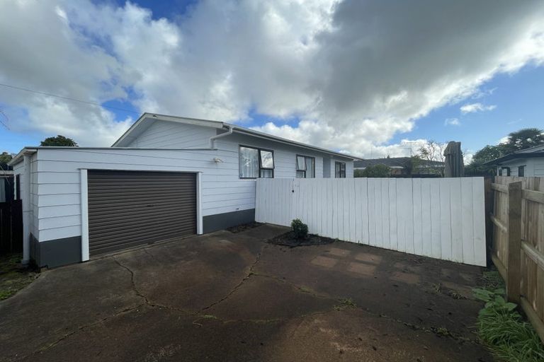 Photo of property in 94 Roberts Road, Te Atatu South, Auckland, 0610