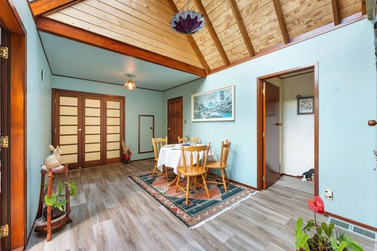 Photo of property in 27a Tane Road, Laingholm, Auckland, 0604