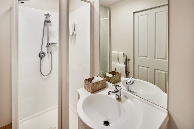 Photo of property in Atrium Towers, 4j/154 The Terrace, Wellington Central, Wellington, 6011