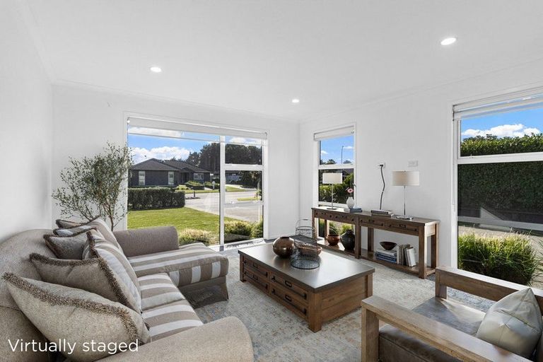 Photo of property in 10 Wentworth Lane, Waiwhakaiho, New Plymouth, 4312