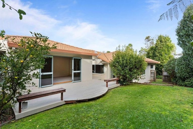 Photo of property in 1 Halldene Terrace, Red Beach, 0932