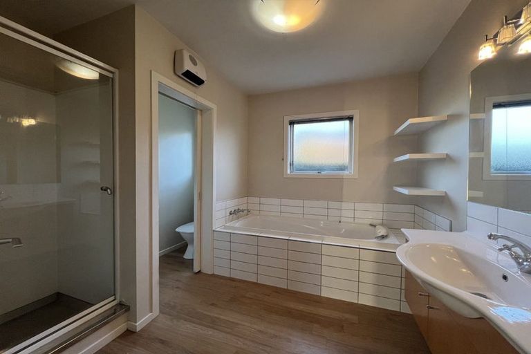 Photo of property in 11 Camberwell Place, Avonhead, Christchurch, 8042