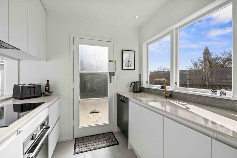 Photo of property in 24 Tramway Road, Beach Haven, Auckland, 0626