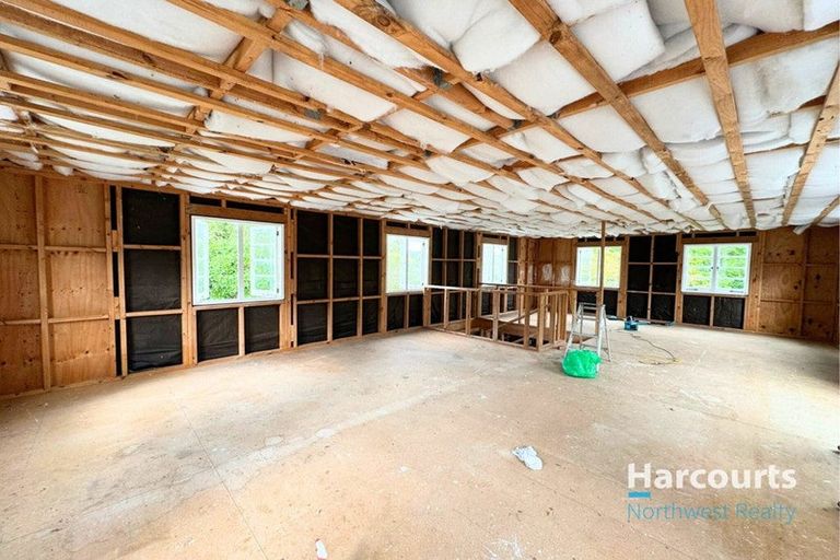Photo of property in 86 Tawa Road, Kumeu, 0891
