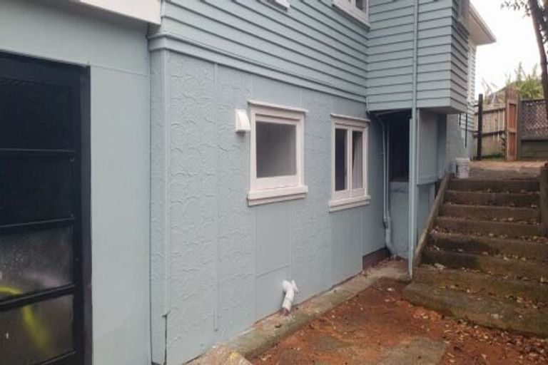 Photo of property in 8 Alston Avenue, Kelston, Auckland, 0602