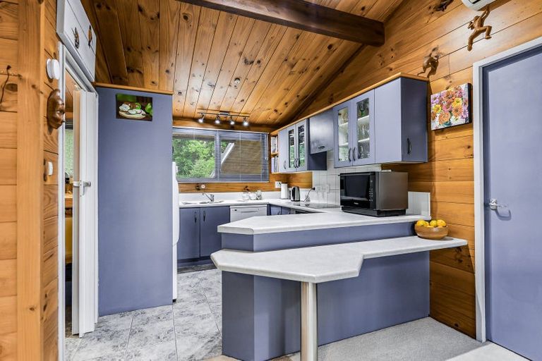 Photo of property in 92 Poaka Avenue, Dinsdale, Hamilton, 3204