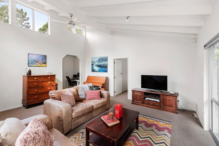 Photo of property in 26 Daffodil Street, Titirangi, Auckland, 0604