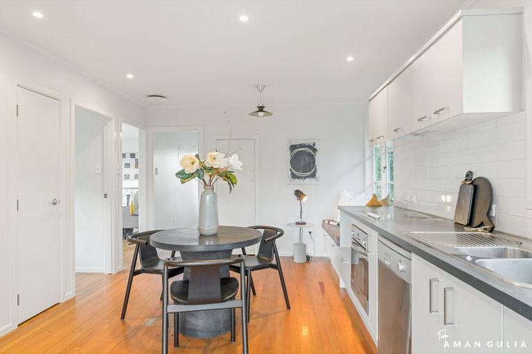 Photo of property in 18 Durham Street, Te Atatu Peninsula, Auckland, 0610