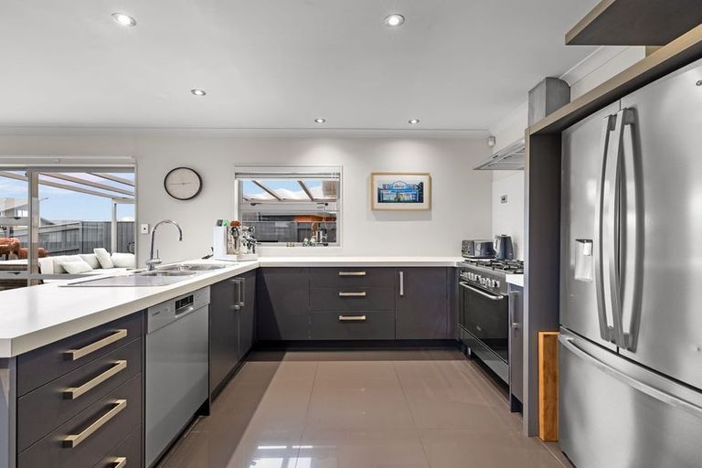 Photo of property in 20 Rosalie Terrace, Kelvin Grove, Palmerston North, 4414