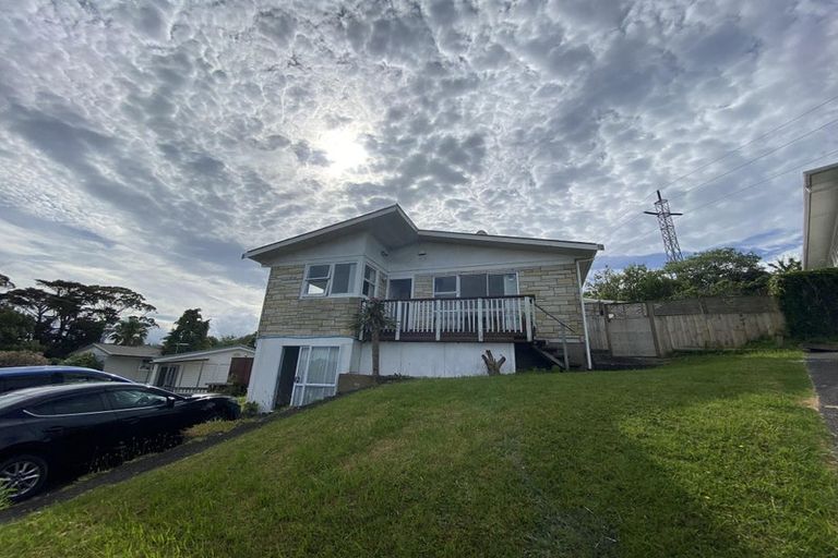 Photo of property in 19 Sunhaven Avenue, Glenfield, Auckland, 0629