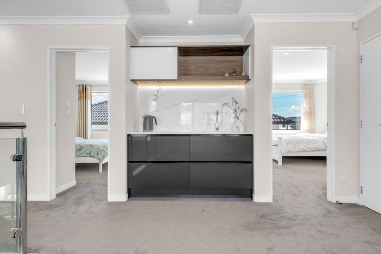 Photo of property in 80 Drumbuoy Drive, Flat Bush, Auckland, 2019