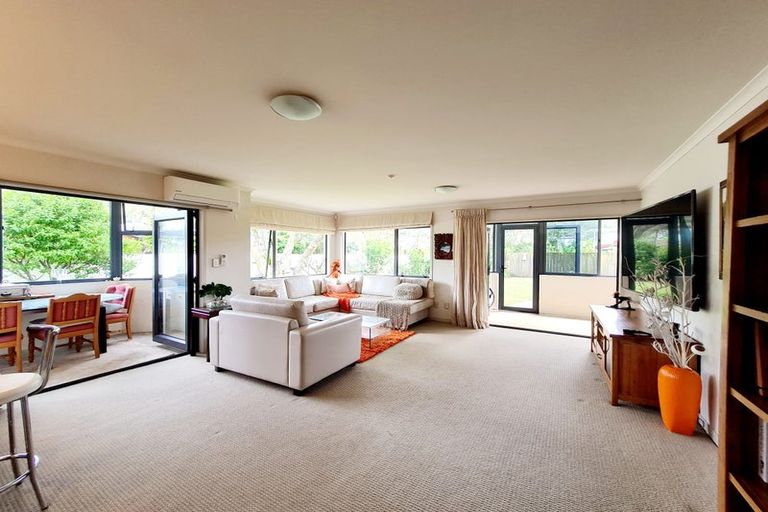 Photo of property in 15a Puriri Avenue, Orewa, 0931