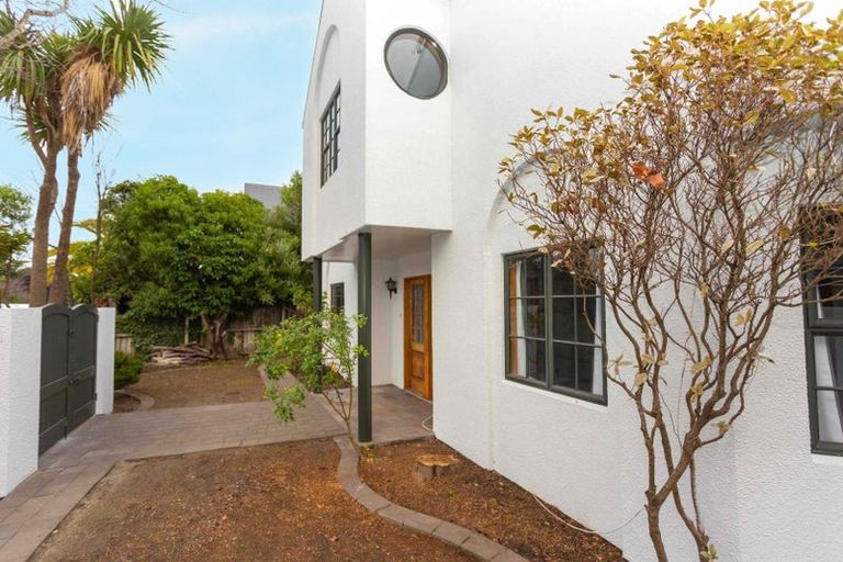 Photo of property in 127 Clyde Road, Ilam, Christchurch, 8041