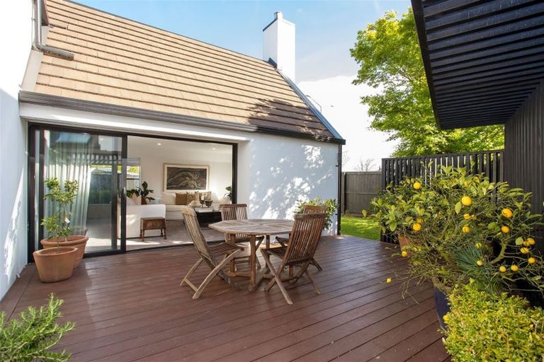 Photo of property in 2/2 Wairarapa Terrace, Merivale, Christchurch, 8014