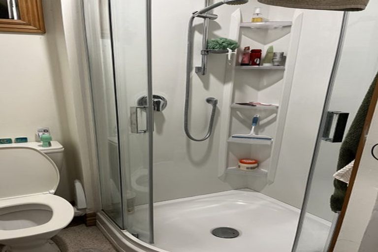 Photo of property in 22 Creswick Terrace, Northland, Wellington, 6012