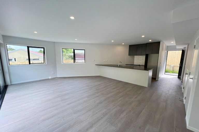 Photo of property in 18 Whati Lane, Henderson, Auckland, 0612