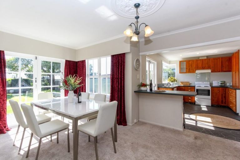 Photo of property in 225a Huatoki Street, Upper Vogeltown, New Plymouth, 4310