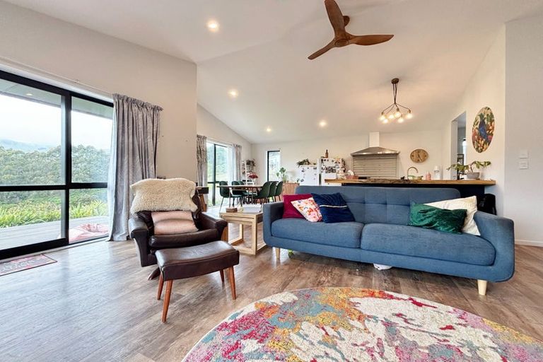 Photo of property in 19 Totara Drive, Duvauchelle, 7581