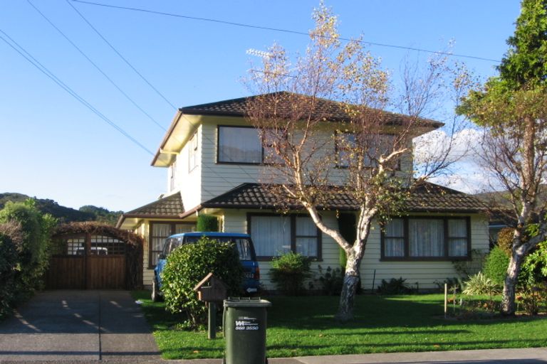 Photo of property in 28 Karamu Crescent, Wainuiomata, Lower Hutt, 5014