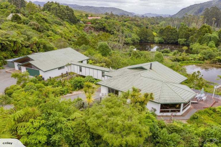 Photo of property in 14 Makahika Road, Levin, 5571