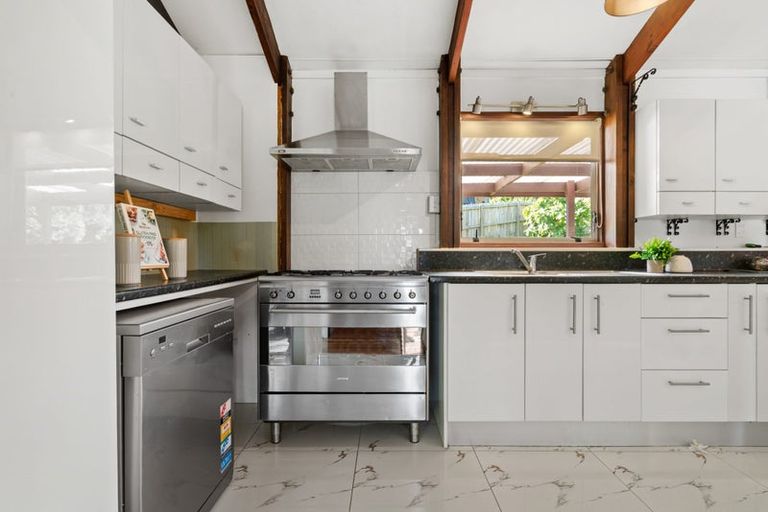 Photo of property in 26 Eugenia Rise, Totara Heights, Auckland, 2105