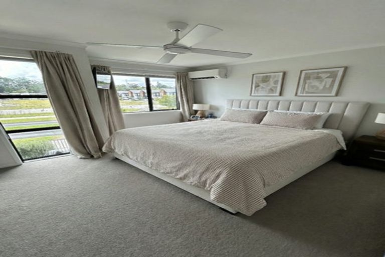 Photo of property in 56 Papatupu Way, Kumeu, 0810
