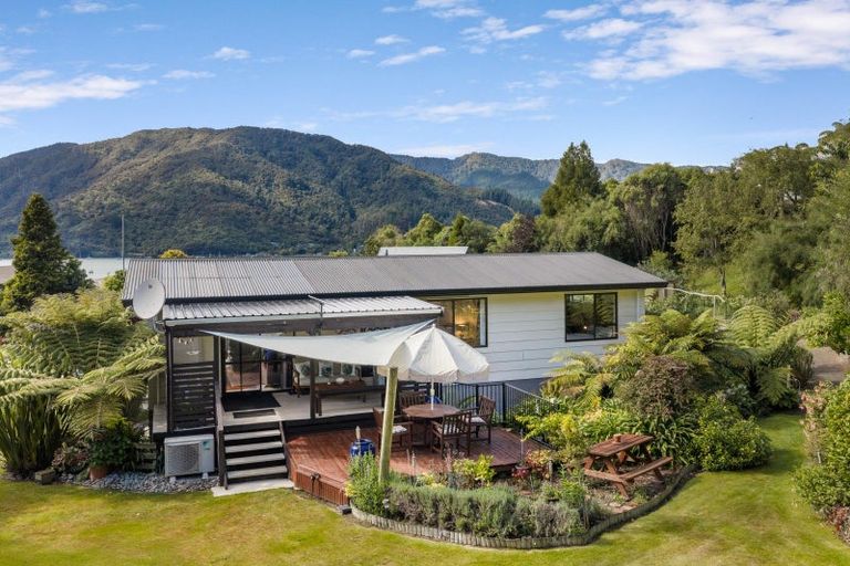 Photo of property in 5 Okiwa Place, Anakiwa, Picton, 7281