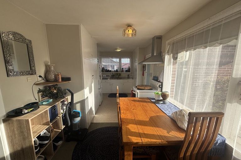 Photo of property in 2/10 Aorangi Road, Bryndwr, Christchurch, 8053