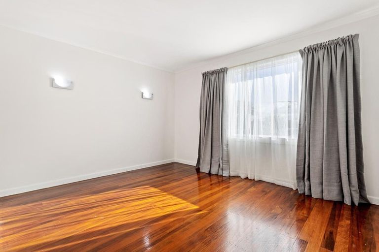 Photo of property in 29 Kokiri Street, Te Atatu South, Auckland, 0610