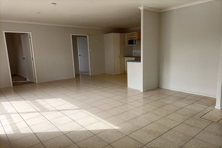 Photo of property in 32 Kayes Road, Pukekohe, 2120