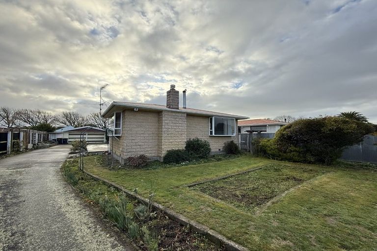 Photo of property in 40 Frensham Crescent, Woolston, Christchurch, 8062