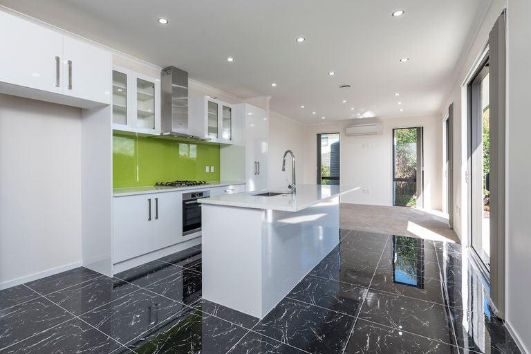 Photo of property in 19a Mackenzie Street, Te Atatu South, Auckland, 0610