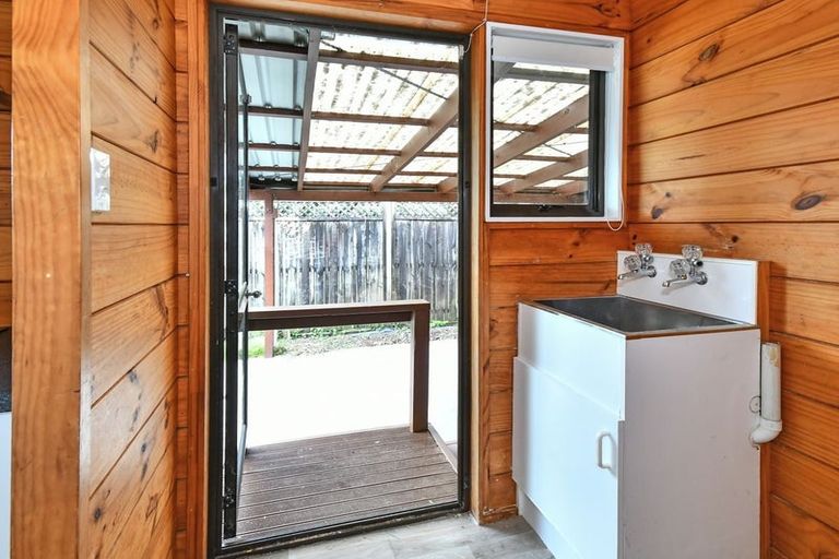 Photo of property in 13 Riserra Drive, Ranui, Auckland, 0612