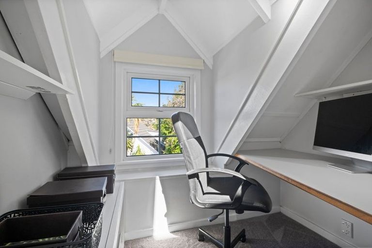 Photo of property in 12 Regia Close, Half Moon Bay, Auckland, 2012