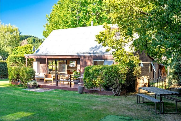 Photo of property in 21 Kowhai Drive, Wanaka, 9305