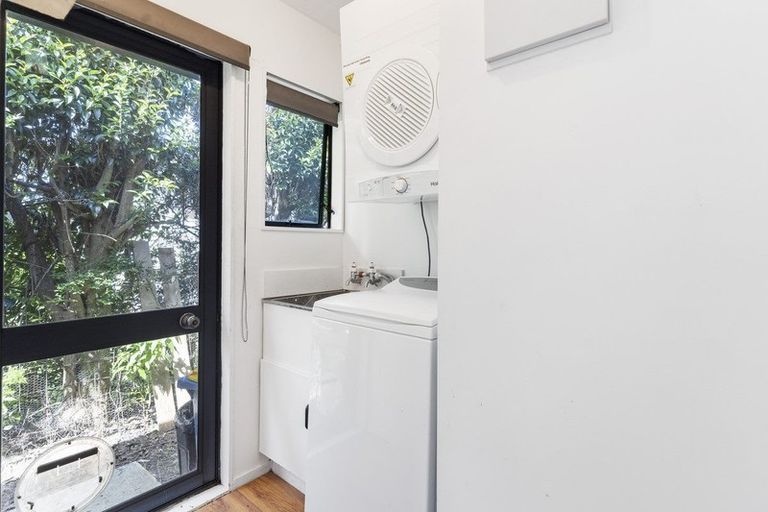 Photo of property in 61a Graham Avenue, Te Atatu Peninsula, Auckland, 0610