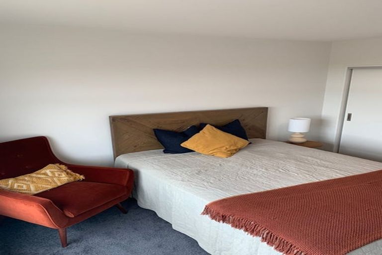 Photo of property in 15 Ridgeway Place, Richmond Hill, Christchurch, 8081