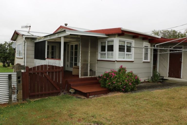 Photo of property in 1 Chaffey Street, Foxton Beach, Foxton, 4815