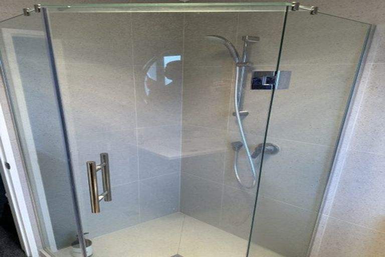 Photo of property in 48a Portadown Avenue, Pakuranga Heights, Auckland, 2010