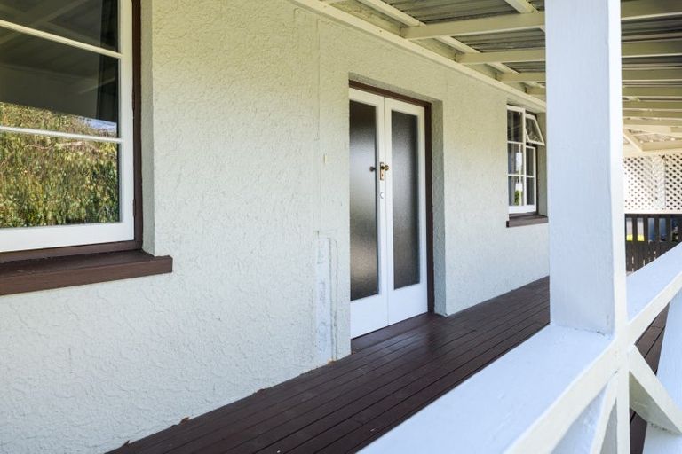 Photo of property in 5 Rangitira Avenue, Palmerston North, 4414
