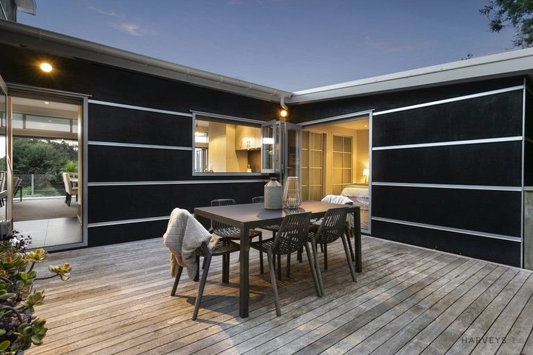 Photo of property in 188 Scenic Drive, Titirangi, Auckland, 0604